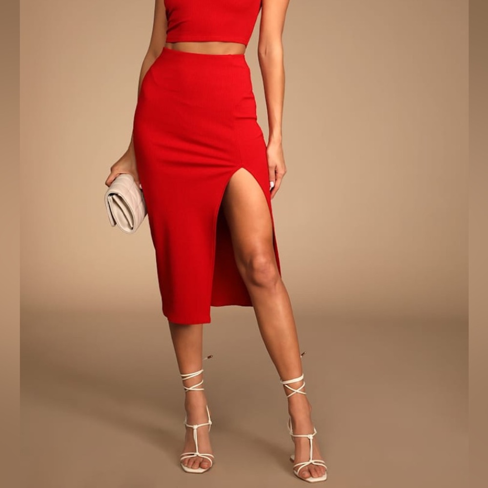 Lulu’s M Midi Front Slit Skirt